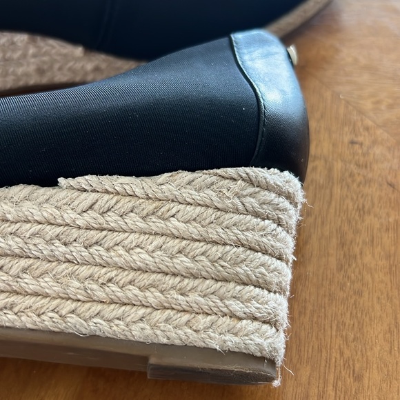 Taryn Rose Espadrilles black stretch like new size 7B - Picture 2 of 5